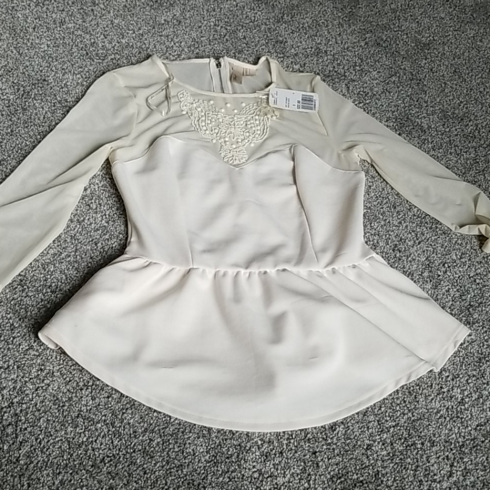Forever21 ivory top size small